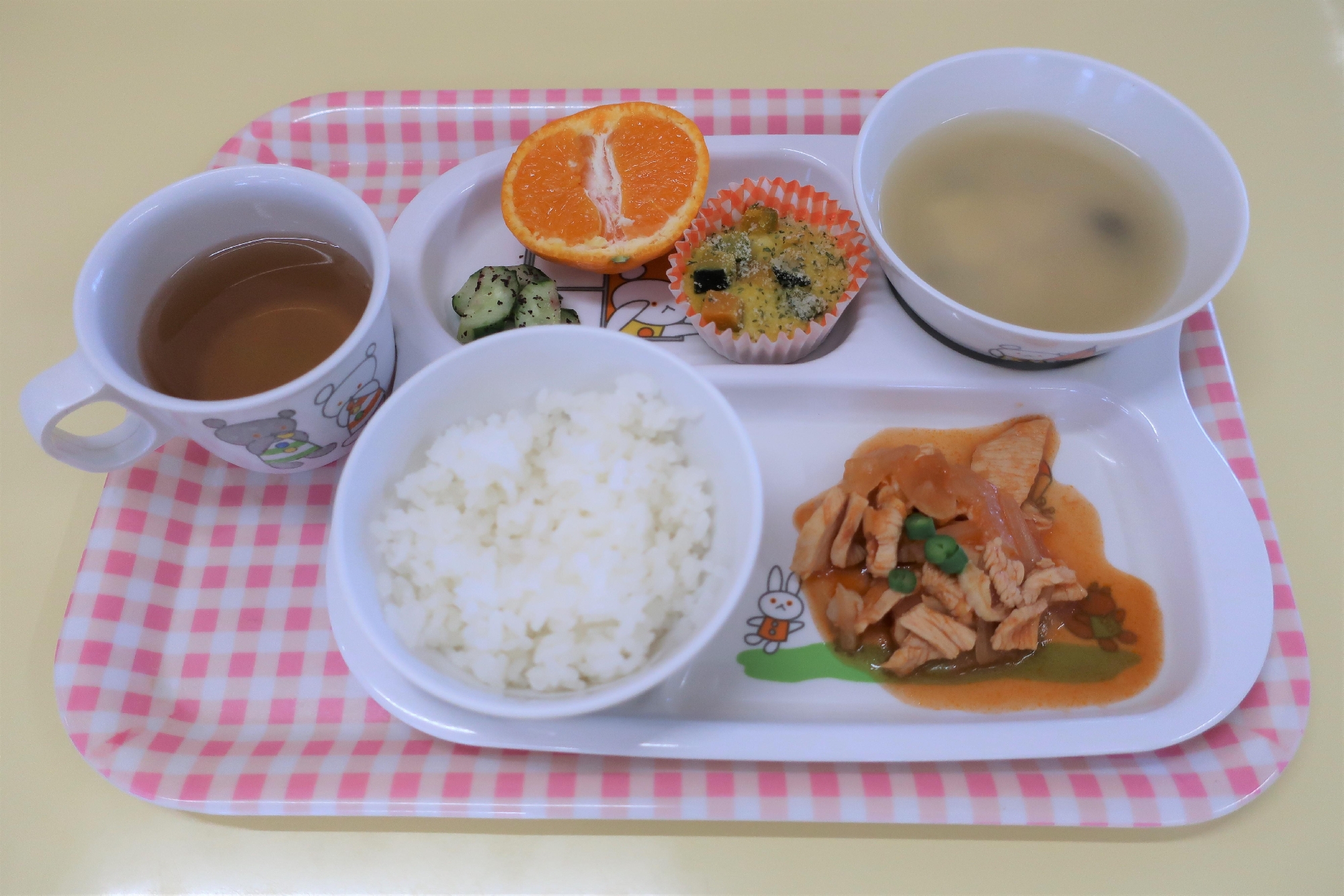 １２月１６日(金)未満児の給食(もも組)